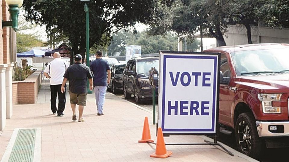 Invitan a ciudadanos de Laredo a salir a votar el 3 de mayo.