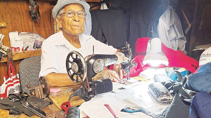 Toda una vida dedicada a confeccionar las prendas de los neolaredenses