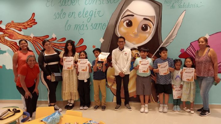 Niños de Nuevo Laredo descubren el mundo de los dinosaurios en la Infoteca