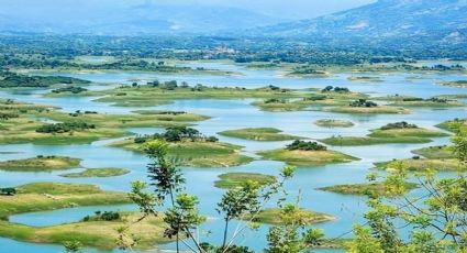 No es un pueblo mágico, pero su belleza exótica supera a muchos; un paraíso en la sierra mexicana