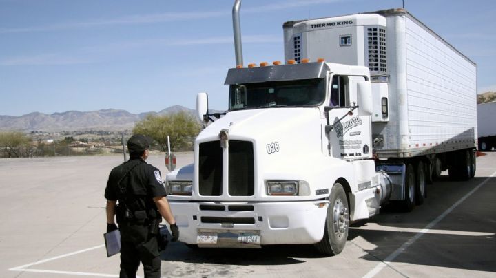 Esto pasará con los traileros que no sepan hablar inglés, de acuerdo al decreto de Trump