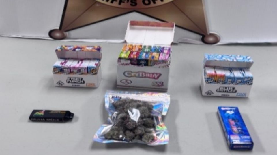 Allen García fue detenido con marihuana, vapeadores y cartuchos de THC.