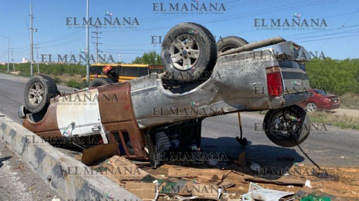 Familia sufre brutal volcadura tras chocar con caja de tráiler frente a Villas de San Miguel