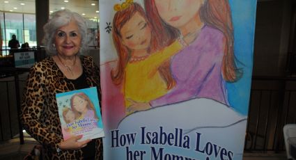 Exeducadora de Laredo lanza libro bilingüe para fomentar valores familiares en niños
