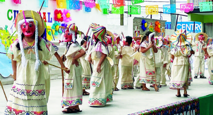 Hace la Revolución gran Feria Cultural