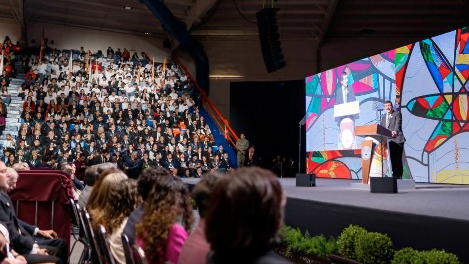 Dámaso Anaya Alvarado durante su primer informe.