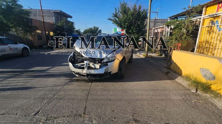 Nuevo Laredo: mujer causa accidente y pide que le arreglen su camioneta Lincoln
