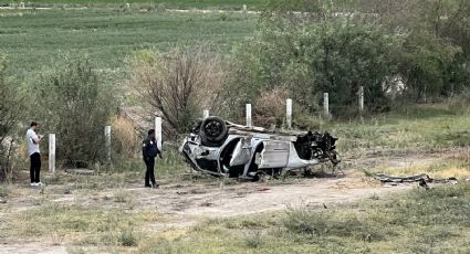 Impresionante volcadura causa la muerte de un niño; su padre circulaba a exceso de velocidad