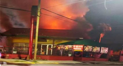 Se incendia sucursal de Pino Burger; gran parte del local quedó hecho cenizas | VIDEO