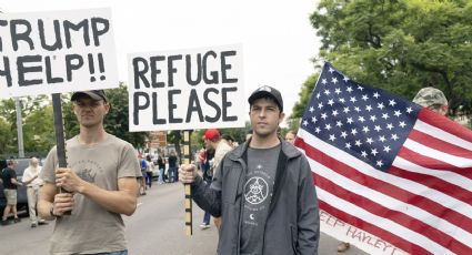 Trump les otorga asilo político a sudafricanos; dice que sufren discriminación en su país