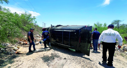 Mujer queda grave tras volcadura en Carretera Aeropuerto