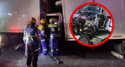 Trailero queda prensado tras brutal accidente en la carretera libre Monterrey-Saltillo