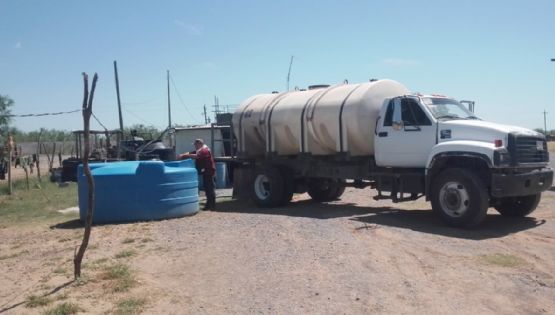 Seguirán pipas repartiendo agua potable en colonias y ejidos de la periferia de Nuevo Laredo