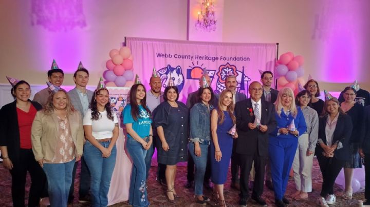 Laredo cumple 270 años y lo celebra como se merece: música, tradición y pastel