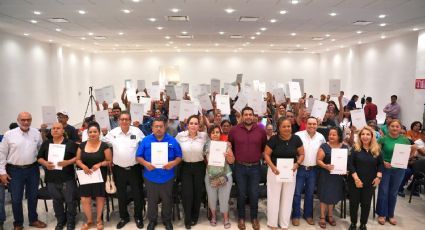 Entregan escrituras a 100 familias en Nuevo Laredo