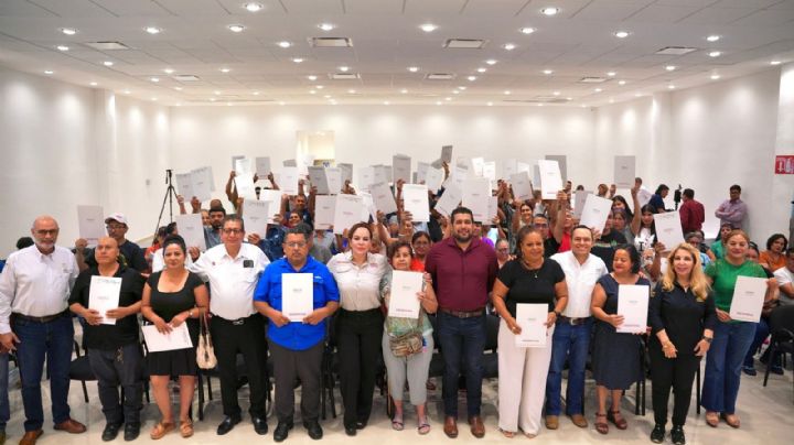 Entregan escrituras a 100 familias en Nuevo Laredo