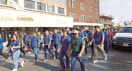 Piden menos horas laborales en desfile del Día del Trabajo en Nuevo Laredo
