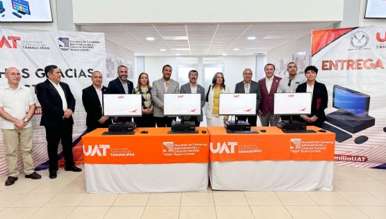 Entrega rector de la UAT equipamiento a universitarios de Nuevo Laredo