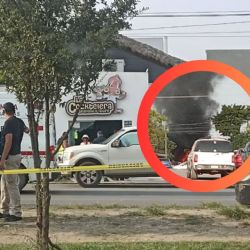 Sujetos armados abren fuego en restaurante; había policías en el interior | VIDEO