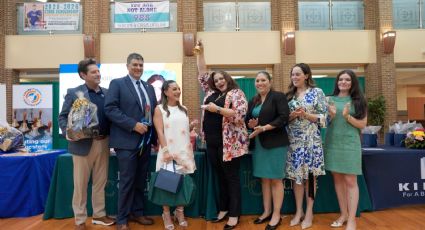 Maestras de UISD fueron galardonadas con premio otorgado por la Cámara de Comercio de Laredo