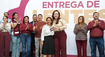 Entrega alcaldesa 150 lentes gratis, ayudando a la economía familiar y mejorando su calidad de vida