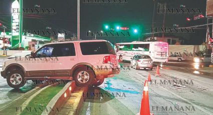 Nuevo Laredo: Juan termina la fiesta con aparatoso choque en la César López de Lara; quedó endeudado
