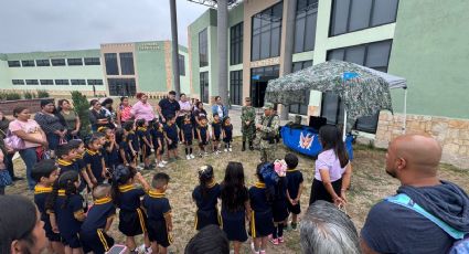 Nuevo Laredo: alumnos de Jardín de Niños conviven con elementos del Ejército Mexicano