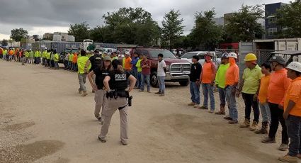 MOMENTO EXACTO en que ICE detiene a migrantes en una obra de construcción en Florida | VIDEO