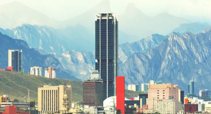 Así se ve la Torre Obispado en Monterrey 'atravesando las nubes'; el rascacielos más alto de LatAm