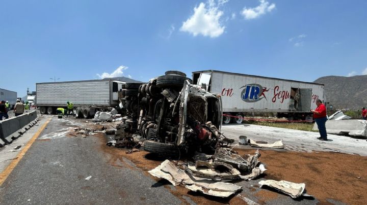 ¿Qué pasó en la Autopista Monterrey-Saltillo?, carretera está cerrada en ambos sentidos