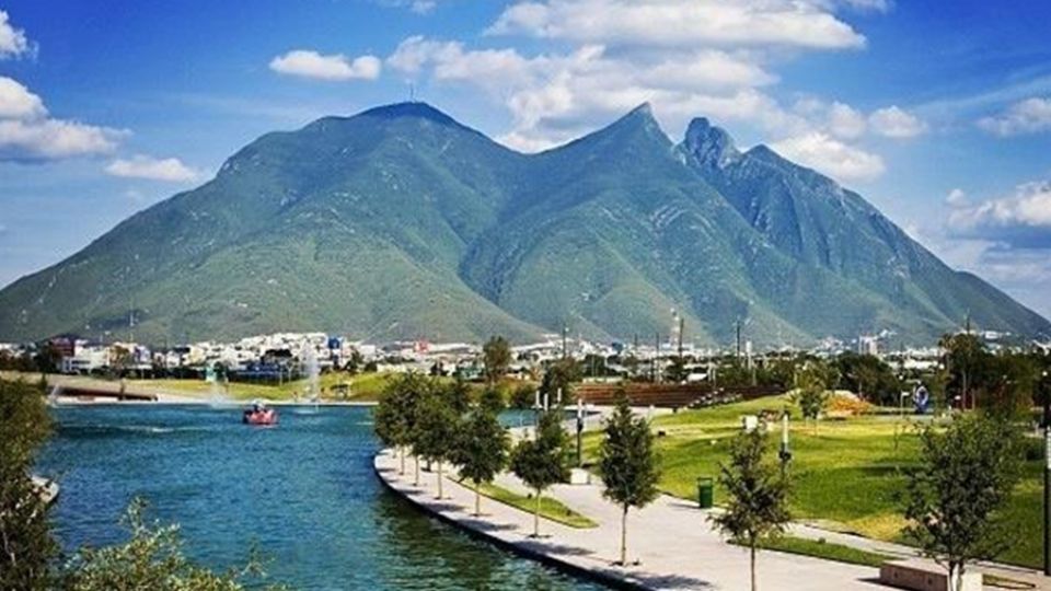 Contrario a lo que muchos creen, Monterrey no fue nombrado por sus cerros; el nombre se eligió para honrar a su fundador, de Monterrei, Galicia, en España