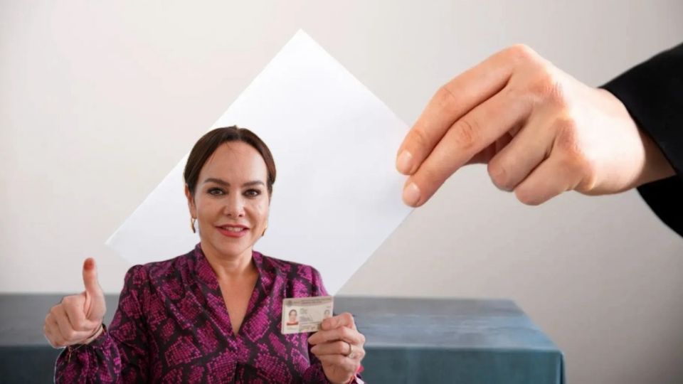 Carmen Lilia llama a votar.