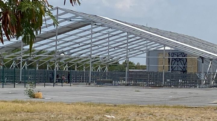 Retiran albergue de Polyforum La Fe que recibía a migrantes en Nuevo Laredo