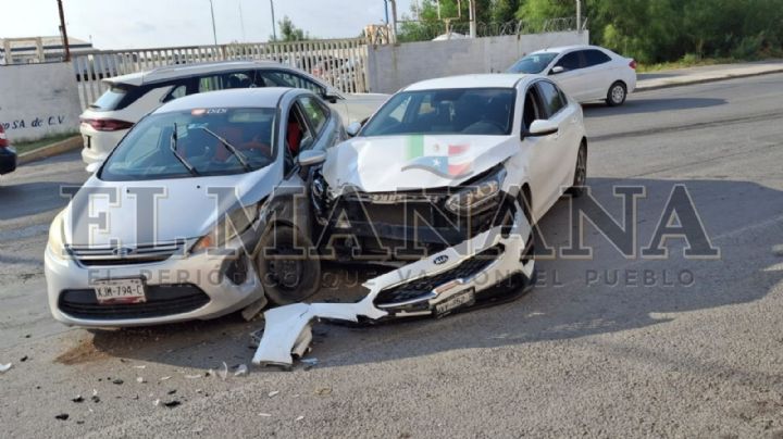 Cinthia se cambia de carril y embiste a pareja que salía de maquiladora; dice que llevaba prisa