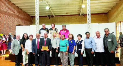 Reconocen 60 años de servicio docente en Nuevo Laredo