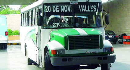 Usuarios de camiones en Nuevo Laredo hacen sinergia; así saben todo sobre su ruta