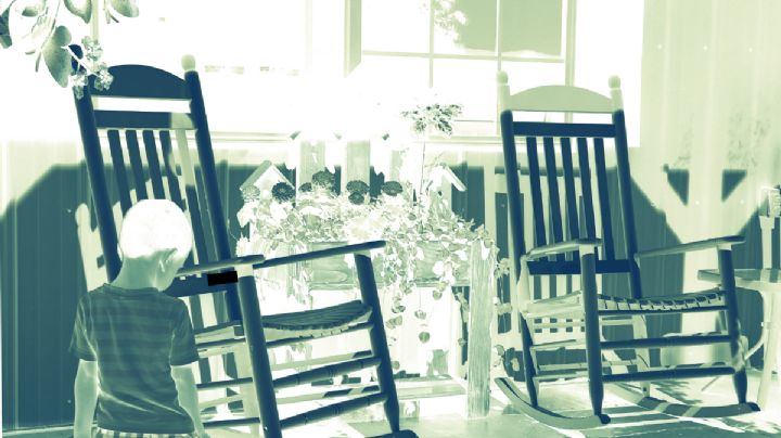 Niño de dos años toma el arma de su padre y mata a su mamá por accidente | IMÁGENES SENSIBLES