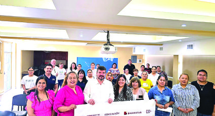 Bienestar Federal entrega 700 tarjetas a personas con discapacidad; da hasta 600 mil pesos a escuelas
