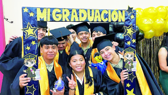 Se gradúan jóvenes de la Secundaria 2 en el Centro Cívico de Nuevo Laredo
