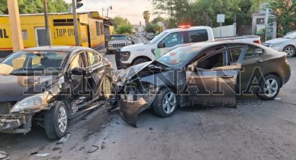 Conductora borracha de DiDi se pasa el rojo y provoca fuerte choque; se bajó del auto tirando golpes