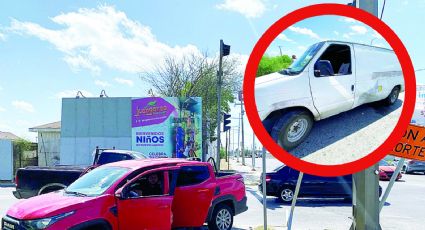 Rodrigo le pisa al acelerador para ganarle al rojo pero se estrella en la avenida Tecnológico