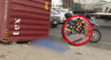 Mujer es aplastada por contenedor; estaba esperando el camión | VIDEO