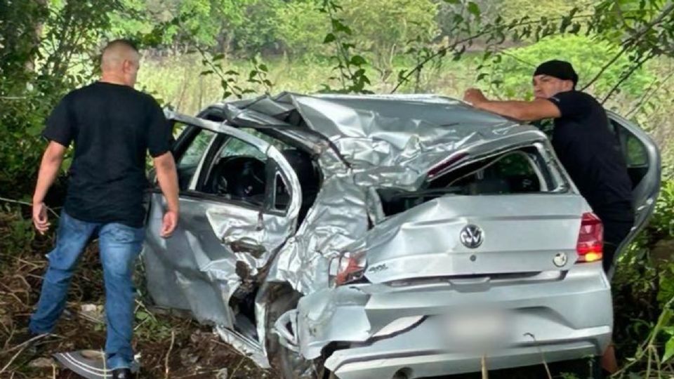 Estudiantes pierden la vida en accidente vehicular tras regresar de su graduación