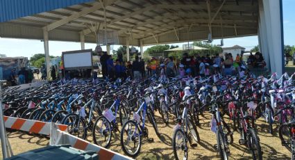 Rifan 130 bicicletas gratis en Laredo en el Tercer Rodeo Ciclista de la Policía de Laredo y TxDOT 
