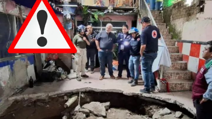 Aparece socavón gigante en el patio de una vecindad; familias son desalojadas