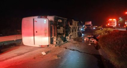 Tragedia en carretera: mueren 11 personas aplastadas en volcadura de autobús; viajaba a Tampico