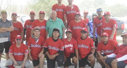 Apalea Mario Pérez a los Spinners NLD y marcha invicto en la Liga Fronteriza Dominical de Softball