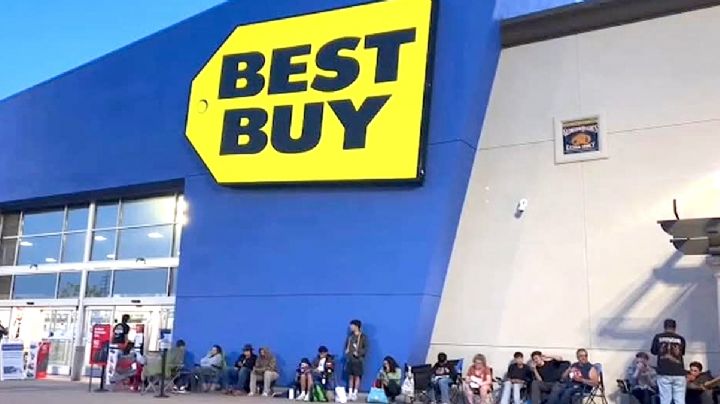 Se llena Best Buy de grandes filas; ¿se adelantó el 'Black Friday'?