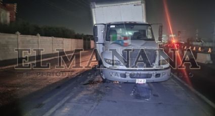 Camión de carga termina estampado en la Carretera Nacional; conductor huyó del lugar
