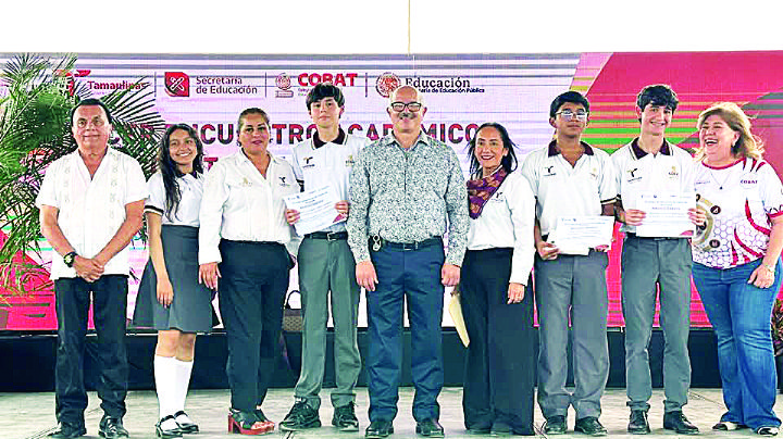Alumnos del Cobat 01 y 18 brillan en Estatal Académico Intercobat 2025